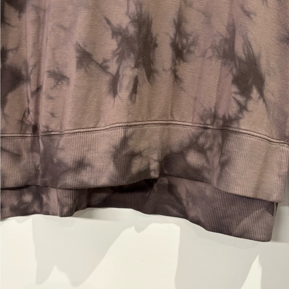 Joy Lab Super Soft Long Sleeve - XS but Oversized - Picture 4 of 4